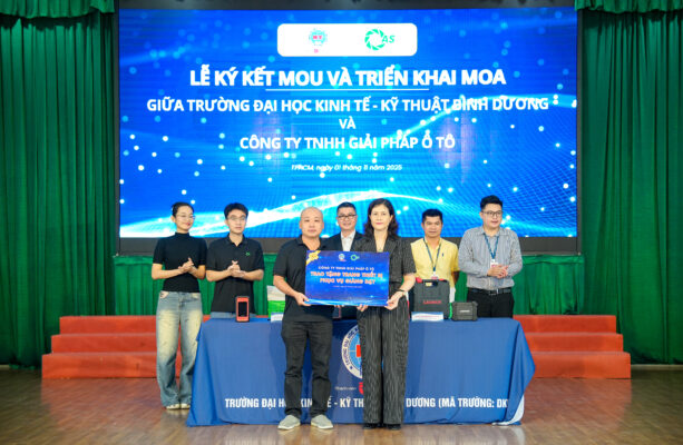 ASCOM ĐỒNG HÀNH VÀ TRAO TẶNG THIẾT BỊ Ô TÔ HIỆN ĐẠI 